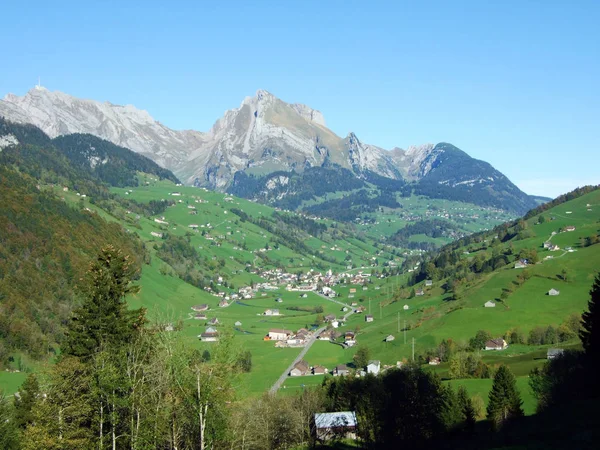 Thur River Valley Στην Περιοχή Toggenburg Και Μεταξύ Των Οροσειρών — Φωτογραφία Αρχείου