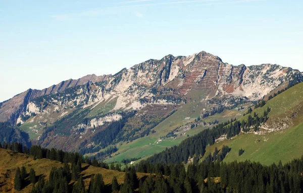 Alpine Mountain Mattstogg Über Dem Wahlensee Und Skigebiet Amden Kanton — Stockfoto