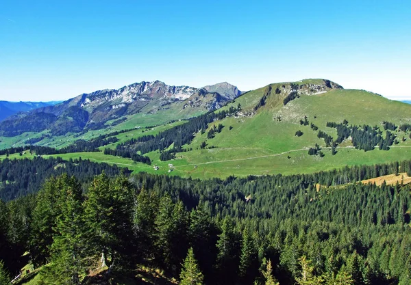 Άλπεων Βουνά Mattstogg Και Gulme Πάνω Από Λίμνη Wahlensee Και — Φωτογραφία Αρχείου