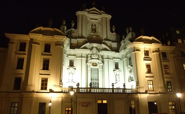 Die Katolische Kirche Den Neun Chren Der Engel Wien Відень — стокове фото