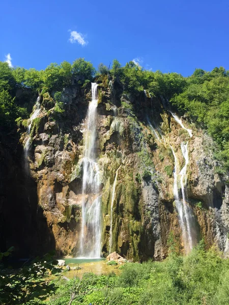 Büyük Şelale (Veliki tokat veya Slap Plitvica), Plitvice Lakes Milli Parkı veya Nacionalni Park Plitvicka Jezera, UNESCO doğal dünya mirası-Plitvica, Hırvatistan