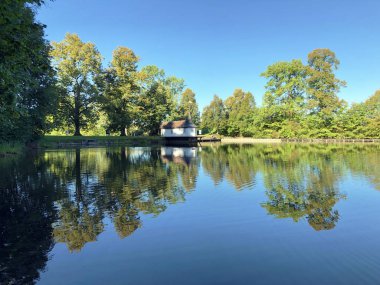 Buebenweier Gölü veya Buebenweiher göleti (Üç Pont dinlenme alanı veya Das Naherholungsgebiet Drei Weihern), Drei Weieren - St. Gallen, İsviçre