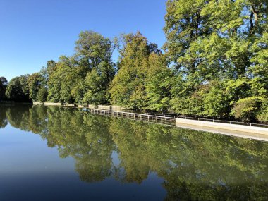 Buebenweier Gölü veya Buebenweiher göleti (Üç Pont dinlenme alanı veya Das Naherholungsgebiet Drei Weihern), Drei Weieren - St. Gallen, İsviçre