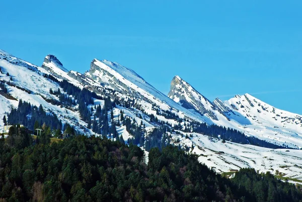 Górski Masywny Churfirsten Wczesną Wiosną Pomiędzy Dolinami Rzecznymi Thurtal Seeztal — Zdjęcie stockowe