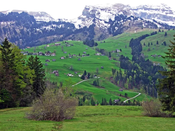 Pasmo Górskie Churfirsten Wczesną Wiosną Między Dolinami Rzecznymi Thurtal Seeztal — Zdjęcie stockowe