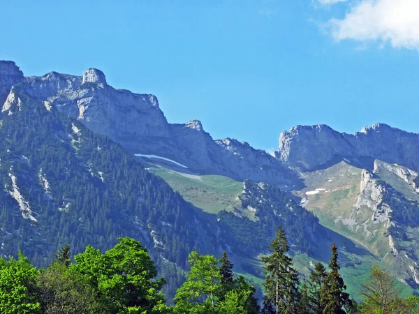Άποψη Της Οροσειράς Alpstein Από Την Κοιλάδα Του Ποταμού Ρήνου — Φωτογραφία Αρχείου
