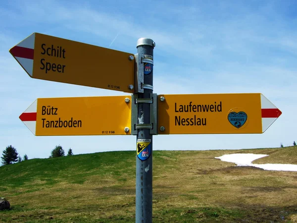 Promenader Och Markerade Leder Sluttningarna Churfirsten Bergskedja Och Obertoggenburg Regionen — Stockfoto
