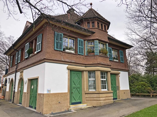 Stara Tradycyjna Architektura Parku Nad Jeziorem Zurych Zurichsee Lub Zuerichsee — Zdjęcie stockowe