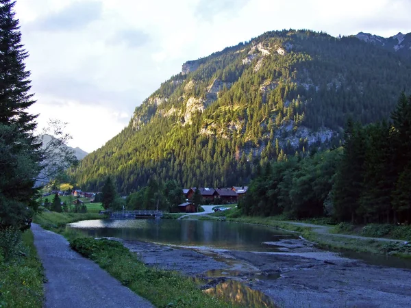 Lac Ganglesee Gaenglesee Sur Ruisseau Valunerbach Valuenerbach Dans Les Alpes — Photo