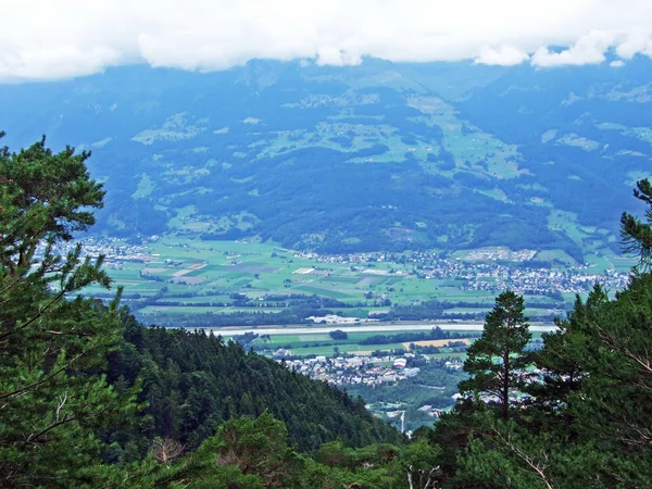 Uitzicht Vruchtbare Landbouwvelden Van Liechtenstein Zwitserland Het Rijndal Rheintal Schaan — Stockfoto