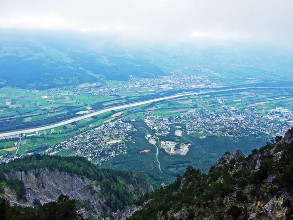 Utsikt Över Liechtensteins Och Schweiz Bördiga Jordbruksfält Rhendalen Rheintal Schaan — Stockfoto