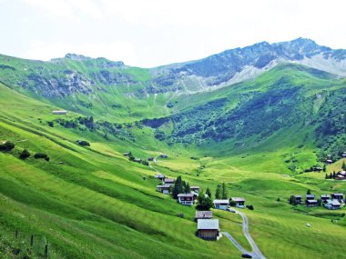 Malbuntal Alp Vadisi ve kayak köyü Malbun, Lihtenştayn Alpleri yamaçlarından Malbun, Lihtenştayn