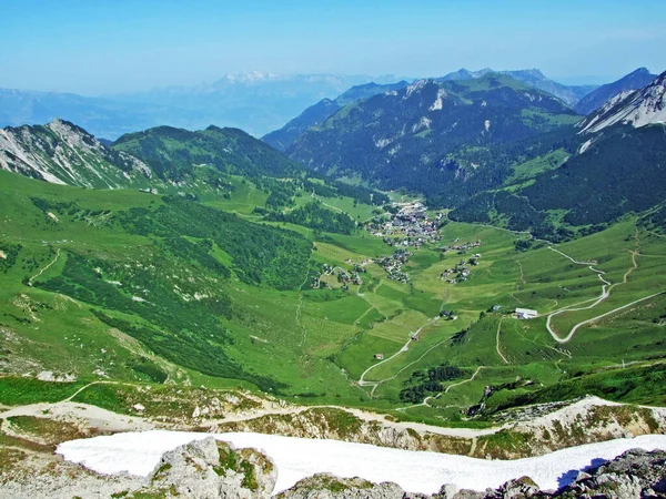 Pohled Alpské Údolí Malbuntal Lyžařskou Obec Malbun Svahů Lichtenštejnských Alp — Stock fotografie