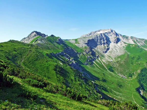 Picos Montanha Alpinos Spitz Augstenberg Sobre Vale Alpino Malbuntal Cordilheira — Fotografia de Stock