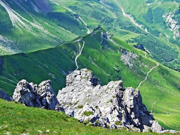 Skály Kameny Lichtenštejnských Alp Nad Alpským Údolím Malbuntal Malbun Lichtenštejnsko — Stock fotografie