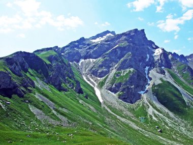 Ratikon 'daki Naafkopf dağı tepesi ya da Raetikon sınır dağ kütlesi - Malbun, Lihtenştayn