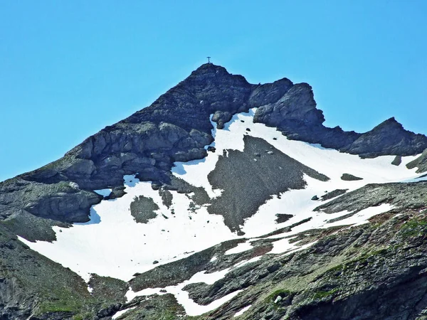 レーティコン山脈またはレーティコン境界のアルプス山のピークNaafkopf高山塊 マルブン リヒテンシュタイン — ストック写真