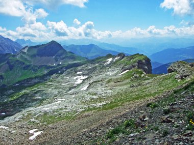 Liechtenstein Alpleri 'nden Ratikon sınır alp dağı kitlesi veya Ratikon Grenzmassiv (oder Raetikon) - Steg, Lihtenştayn