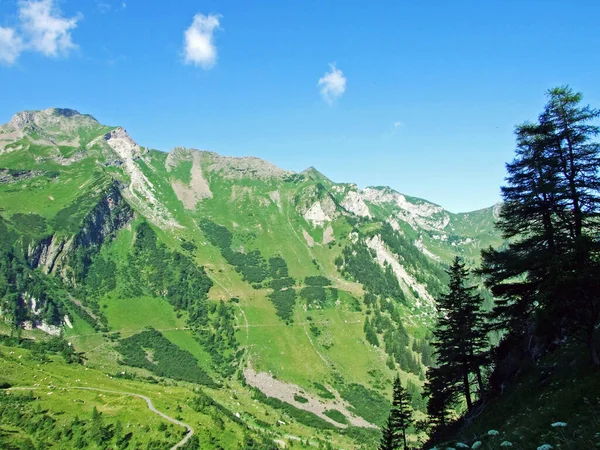 Utsikt Över Pittoreska Topparna Bergsmassivet Liechtenstein Alperna Från Dalen Naaftal — Stockfoto