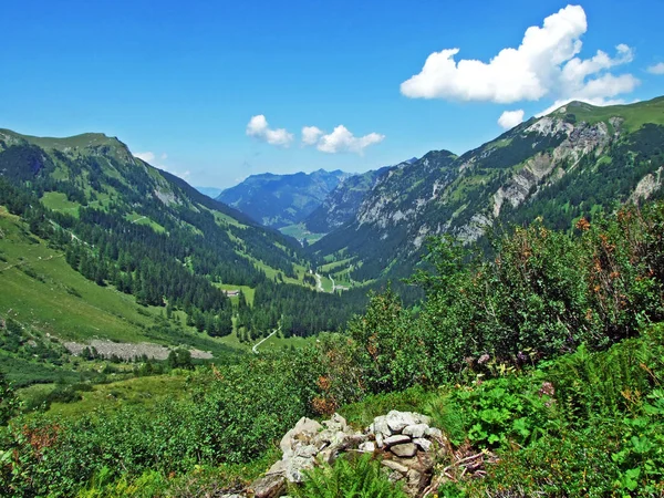 Resimli Naaftal Alp Vadisi Nin Sonunda Lihtenştayn Dağları Nda Steg — Stok fotoğraf