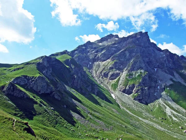 Cume Montanha Alpina Naafkopf Sobre Vales Alpinos Naaftal Saminatal Nos — Fotografia de Stock