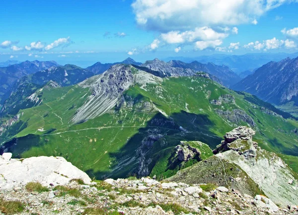 Alpengipfel Augstenberg Und Gorfion Über Dem Saminatal Und Den Liechtenstein — Stockfoto