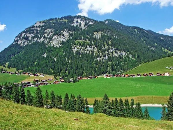 Stará Turisticko Hospodářská Alpská Osada Údolí Saminatal Podél Umělého Jezera — Stock fotografie