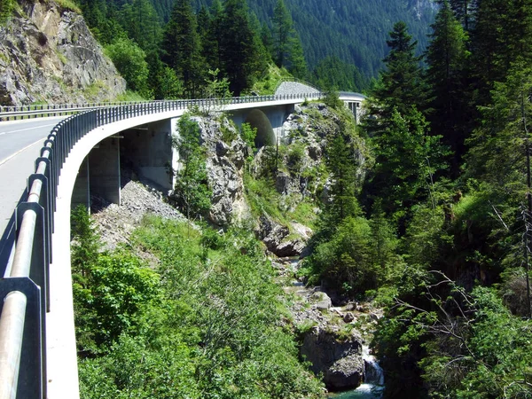 Regionální Silnice Mezi Alpskými Osadami Steg Malbun Podél Údolí Potoka — Stock fotografie