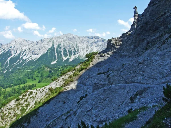 Szlaki Piesze Piesze Alpach Lichtensteinskich Nad Doliną Saminatal Alpine Steg — Zdjęcie stockowe
