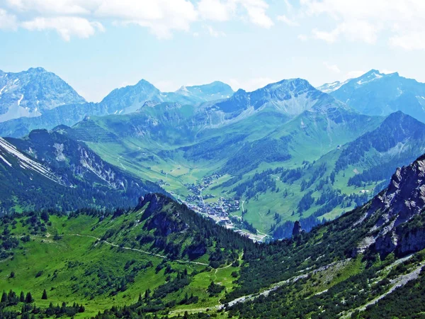 Wspaniałe Widoki Szczytu Alpejskiego Schonberg Lub Schoenberg Liechtensteinu Alp Austriackich — Zdjęcie stockowe