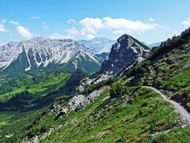 Alp Dağı tepesi Stachlerkopf Saminatal Alp Vadisi ve Lihtenştayn Dağları 'nda Steg, Lihtenştayn