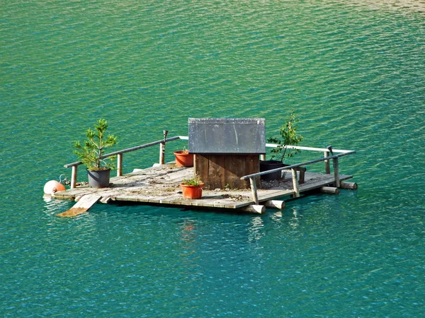 Eine Kleine Entenhütte Künstlichen Ganglesee Oder Gängelsee Und Saminatal Steg — Stockfoto