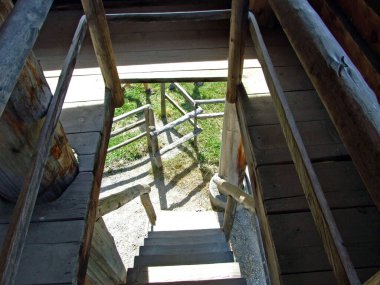Bundner Herrschaft (Buendner Herrschaft) bölgesindeki Heidis Trail (Heidi Erlebnisweg) gözlem kulesi, Mainfeld - Grisonlar Kantonu (Graubunden veya Graubuenden), İsviçre