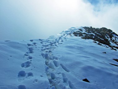 Ratikon sınır dağ kütlesi veya Raetikon Grenzmassiv, Mainfeld - Grisonlar Kantonu (Graubunden veya Graubuenden), İsviçre