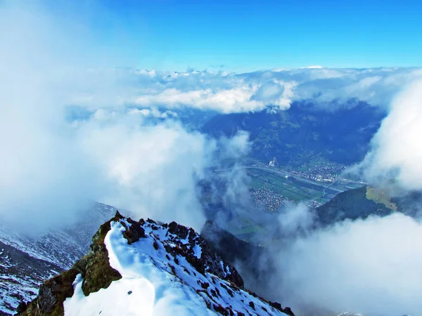 Sobre Las Nubes Vista Del Valle Del Rin Rheintal Desde —  Fotos de Stock