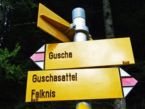 Marked Hiking Walking Trails Ratikon Border Mountain Massif Ratikon Grenzmassiv — Stock Photo, Image