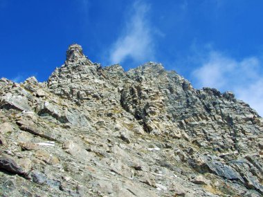 Ratikon sınır dağ kütlesi veya Ratikon Grenzmassiv (oder Raetikon), Mainfeld - Grisonlar Kantonu (Graubunden veya Graubuenden), İsviçre