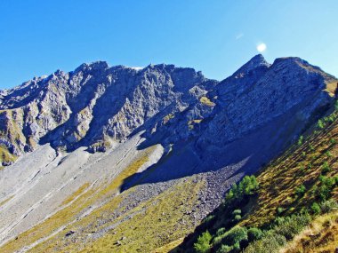 Ratikon sınır dağ kütlesi veya Raetikon Grenzmassiv, Mainfeld - Grisonlar Kantonu (Graubunden veya Graubuenden), İsviçre