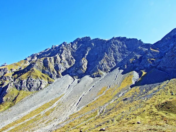 View of the picturesque peaks of the Ratikon border alpine mountain massif or Raetikon Grenzmassiv, Mainfeld - Canton of Grisons (Graubunden or Graubuenden), Switzerland