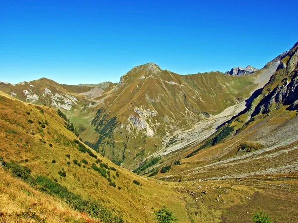 Widok Malownicze Szczyty Granicy Ratikonem Alpejski Masyw Górski Lub Raetikon — Zdjęcie stockowe