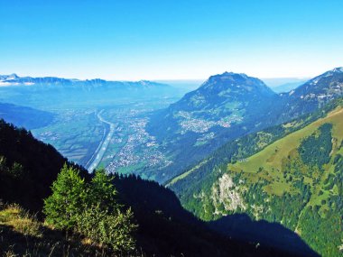 Bundner Herrschaft (Buendner Herrschaft) bölgesinde ve Liechtenstein eyaleti, Mainfeld - Grisonlar Kantonu (Graubunden veya Graubuenden), İsviçre