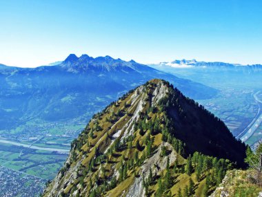 Ratikon sınır dağ kütlesi veya Raetikon Grenzmassiv, Mainfeld 'deki Mittlerspitz tepesi - Grisonlar Kantonu (Graubunden veya Graubuenden), İsviçre
