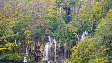 Plitvice Lakes Ulusal Parkı veya nacionalni parkı Plitvicka jezera, UNESCO doğal dünya mirası - Plitvica, Hırvatistan (Kroatien / Croazia / Hrvatska))