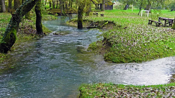 Gua Musim Semi Dan Sungai Baracevac Atau Izvor Spilja Potok — Stok Foto