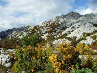 Mali Alan - Hırvatistan (Krski velebitski krajobraz uz majstorsku cestu i Mali Alan, Velebit - Hrvatska)