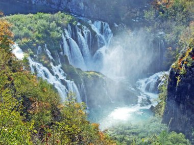Plitvice Lakes Ulusal Parkı veya nacionalni parkı Plitvicka jezera, UNESCO doğal dünya mirası - Plitvica, Hırvatistan (Kroatien / Croazia / Hrvatska))
