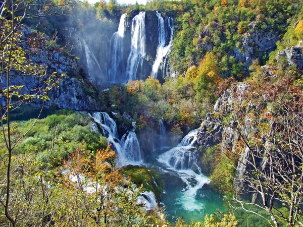 Big waterfall (Veliki slap or Slap Plitvica), Plitvice Lakes National Park or nacionalni park Plitvicka jezera, UNESCO natural world heritage - Plitvica, Croatia (Kroatien / Croazia / Hrvatska)