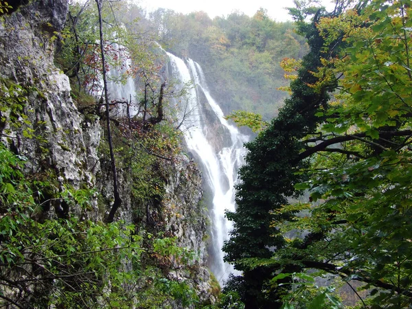 Big waterfall (Veliki slap or Slap Plitvica), Plitvice Lakes National Park or nacionalni park Plitvicka jezera, UNESCO natural world heritage - Plitvica, Croatia (Kroatien / Croazia / Hrvatska)