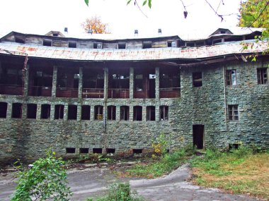 Tito 'nun Plitvica Nehri, Plitvice Gölleri Ulusal Parkı' ndaki villası - Hırvatistan (Titova vilası Izvor nad vrelom rijeke Plitvice, nacionalni park Plitvicka jezera - Hrvatska)