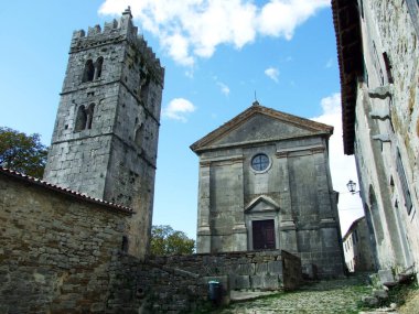 Kutsal Bakire Kilisesi - Hum, Hırvatistan (Zupna Crkva Uznesenja Blazene Djevice Marije ili crkva Marijinog Uznesenja - Hum, Hrvatska)